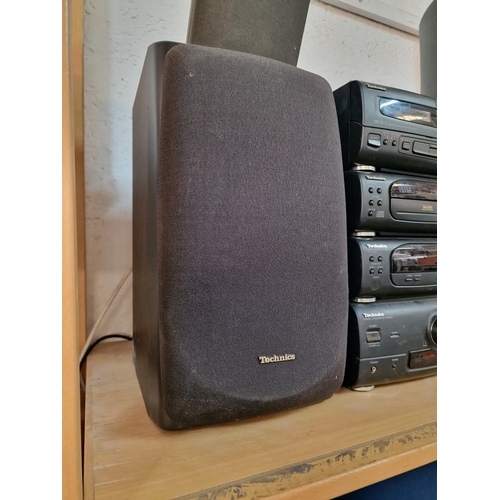 692 - Technics Stacking System Incl. Amplifier (SE-CH505A), Tuner (ST-CH505), CD Player (SL-CH505), Casset... 