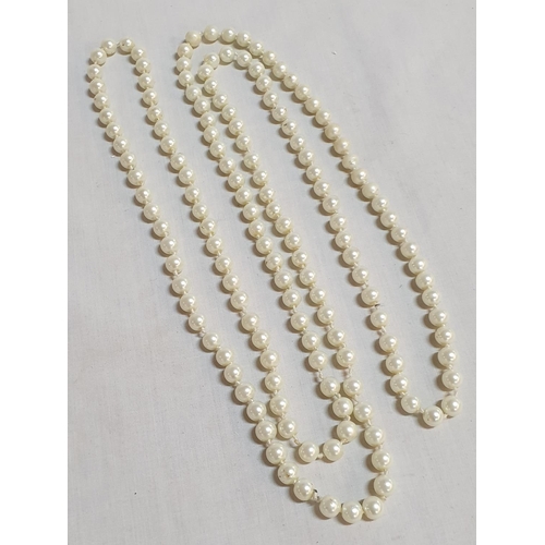 253 - Vintage / Retro Long Single Strand Pearl Necklace (Approx. L: 76cm)