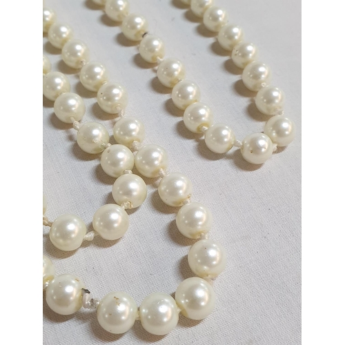 253 - Vintage / Retro Long Single Strand Pearl Necklace (Approx. L: 76cm)