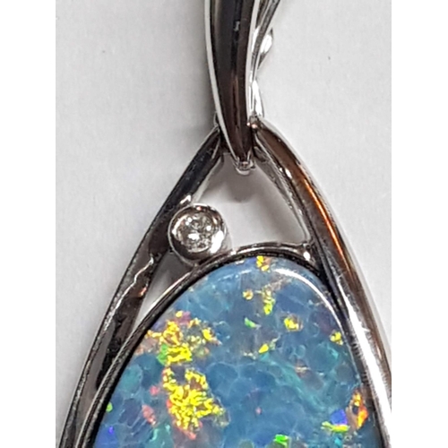 289 - 18ct White Gold and Little Diamonds and Opal (?) Pendant, Total Weight 10.36gr, Size Approx 3.2 xc1.... 