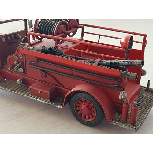 364 - Vintage Fire Engine Model Metal 3d Model (Approx 33 x 14cm)