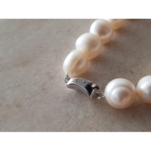 305 - Big Pearls Necklace (Approx 1cm each, 40-Pearls) with Modern Clasp (L:45cm)