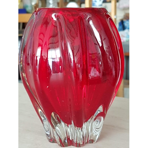 346 - Murano Style Hand Made Art Glass Vase, Red Glass, Deep Vertical Ribbing (H:20cm)