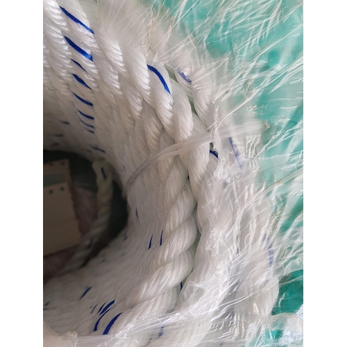 545 - White and Blue Polypropylene Rope Approx 200metre (Approx 17kg)