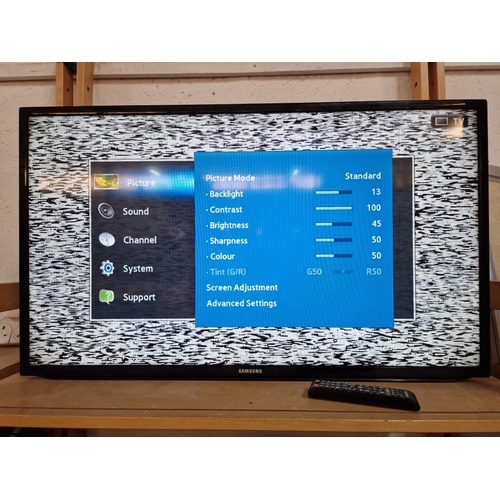 65B - Samsung 40'' Television, (Model: UE40EH5000), * Basic Test and Working *, Nb. No Stand, Together wit... 