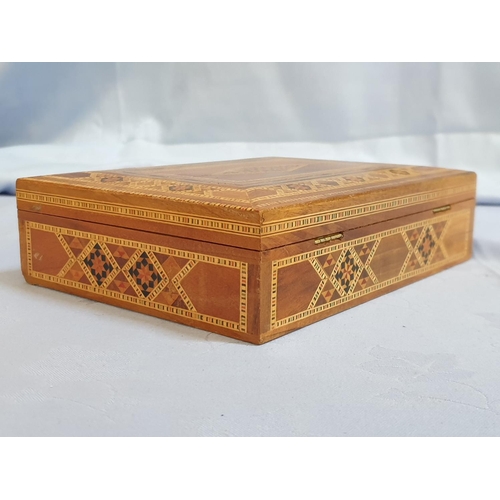 698 - Wooden Mosaic Inlaid Rectangular Jewellery Box (21.5 x 16 x 5.5cm)