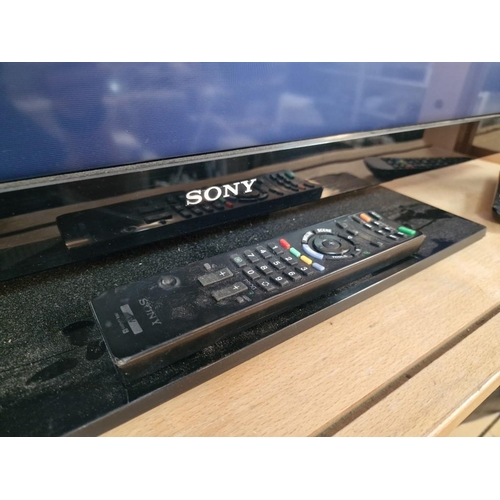 201 - Sony 40'' LCD Television, (Model: KLV-40BX400)

* Basic Test and Working with HDMI Input *