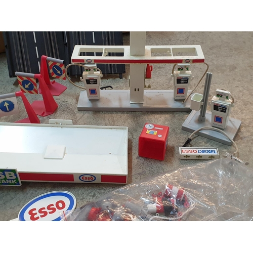 506 - Retro Toy Model Petrol Gas Station