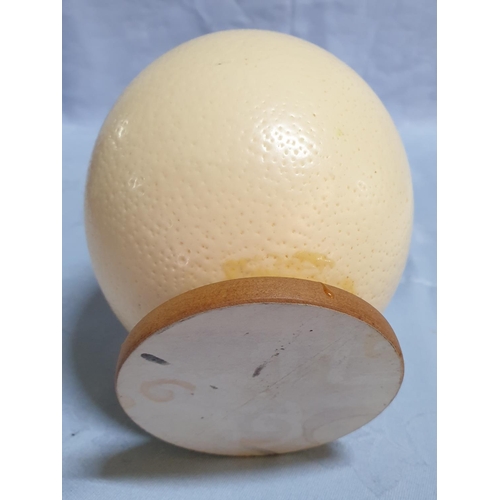 633 - Large Egg on Round Wooden Base (Approx H:17cm)