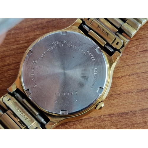 808 - Seiko SQ Wristwatch (5Y23-8150), Gold Tone with Day Date, on Bracelet Strap, Quartz (Untested)