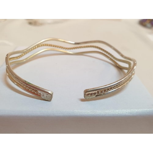 827 - Sterling Silver Hallmarked .925 Ladies Triple Wire Bangle / Bracelet, Total Weight 11.6grms