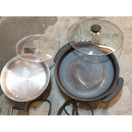 833 - Vintage and Retro Electric Pans with Lids (A/F, Un-Tested), (2)