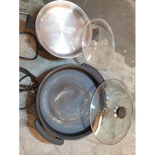 833 - Vintage and Retro Electric Pans with Lids (A/F, Un-Tested), (2)