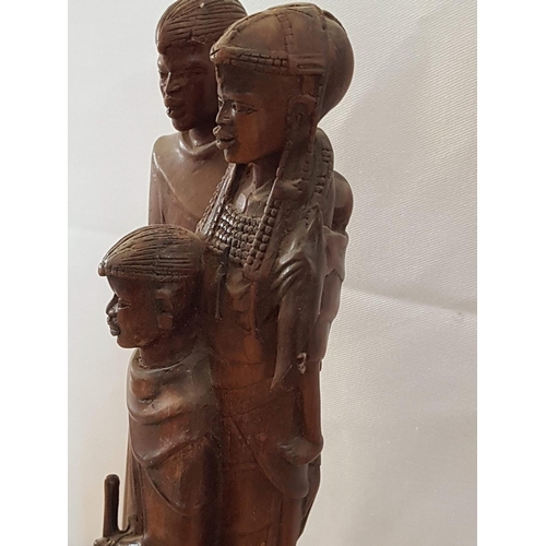 102 - African Family Wooden Sculpture (H:25cm)