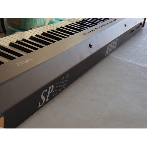 210 - Korg, SP-100 Stage Piano / Electronic Keyboard *Basic Test and Working*