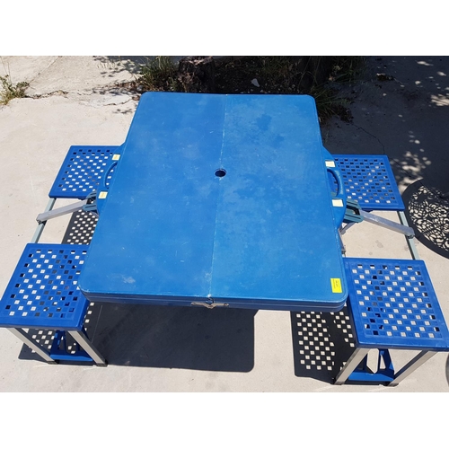 560 - Retro Folding Pic-Nic Table with Bench