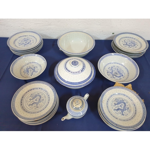 428 - 34pieces of Blue and White Porcelain Crockery with Dragon Pattern