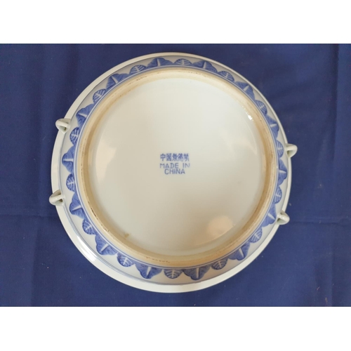 428 - 34pieces of Blue and White Porcelain Crockery with Dragon Pattern