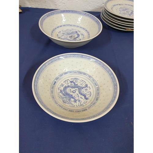 428 - 34pieces of Blue and White Porcelain Crockery with Dragon Pattern