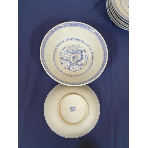 428 - 34pieces of Blue and White Porcelain Crockery with Dragon Pattern