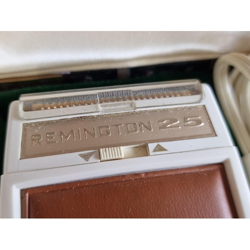 99 - Vintage / Retro 'Remington 25' Electric Razor in 'Deluxe' Carry Case