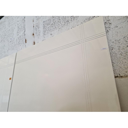 522 - 2 x White Colour Doors with White Handles, (Approx. 88.5 x 206cm each), (2)