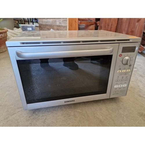 526 - Samsung Microwave Oven and 'Super Grille', (Model: PG113UR)