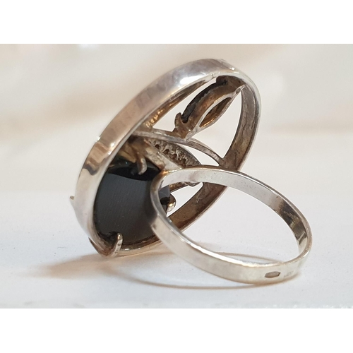 555 - Sterling Silver Hallmarked .925 Modernist Ring with Black and Clear Stones on N Shape, Total Weight ... 