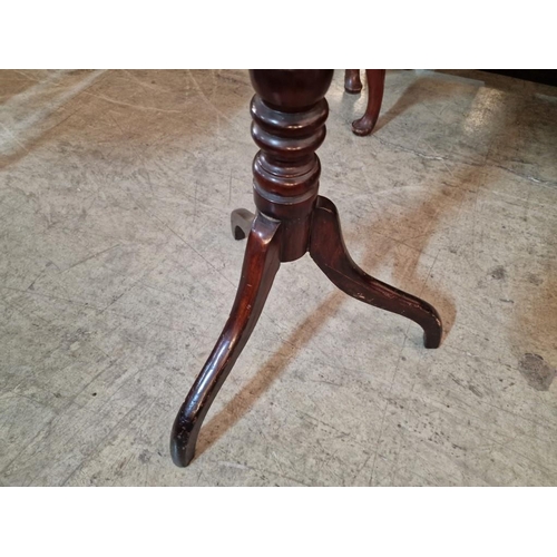 797 - Antique Round Side / Lamp Table with Turned Pedestal Leg and Tripod Feet, (Approx. Ø: 42, H: 78cm)