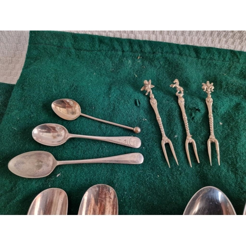 804 - Qty of Assorted Silver Plated Flatware and 2 x Felt Drawer Liners