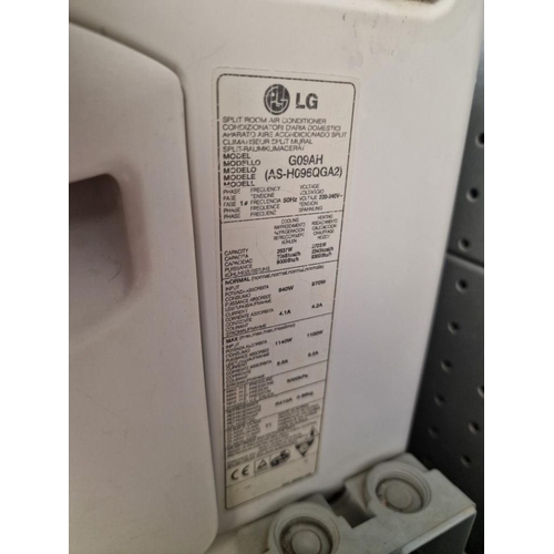 820 - LG 9,000 Btu Air Conditioning Unit (Spilt Unit For Heating & Cooling), Model: G09AH.