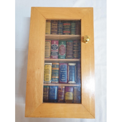 186 - Vintage Collection of Collectable 28 Del Prado Miniature Books in Display Case (Display Case 34 x 20... 