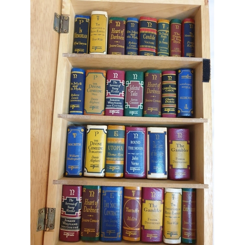 186 - Vintage Collection of Collectable 28 Del Prado Miniature Books in Display Case (Display Case 34 x 20... 