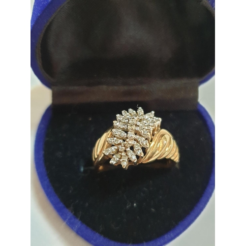 189 - 9ct Gold and Diamond Cluster Ring, (Approx. 3.7g)