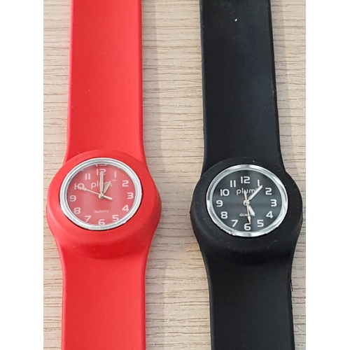 711 - Plum Fashion Round Quartz Watches on Black and Red Silicone Strap (Need Battery)