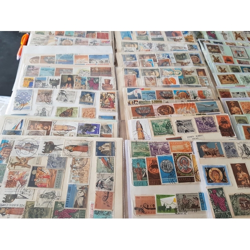 638 - Huge Collection of Vintage, Retro and Modern of 40 x Pages of Approx 10 x Stamps each Page