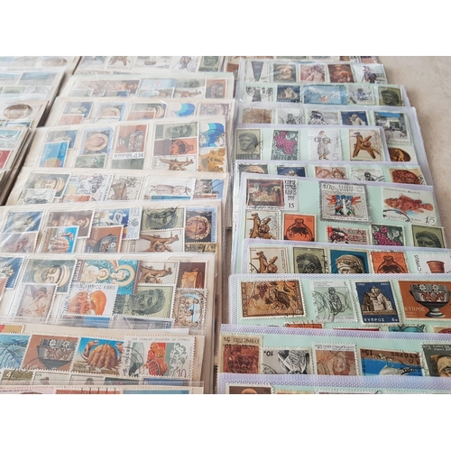 638 - Huge Collection of Vintage, Retro and Modern of 40 x Pages of Approx 10 x Stamps each Page