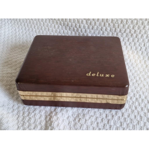 132 - Vintage / Retro 'Remington 25' Electric Razor in 'Deluxe' Carry Case