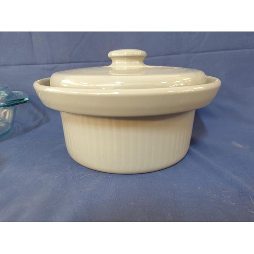 354 - Various of Oven Dishes with Lid inc Stoneware, Pyrex etc