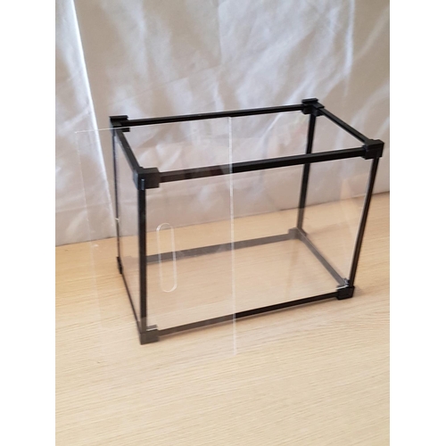 522A - Storage and Organizers Together with Assorted Small Items