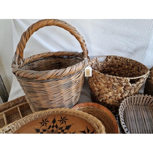 21 - Large Collection of Wicker Baskets, Woven Items, Wooden Baskets, Trays, etc, (13)