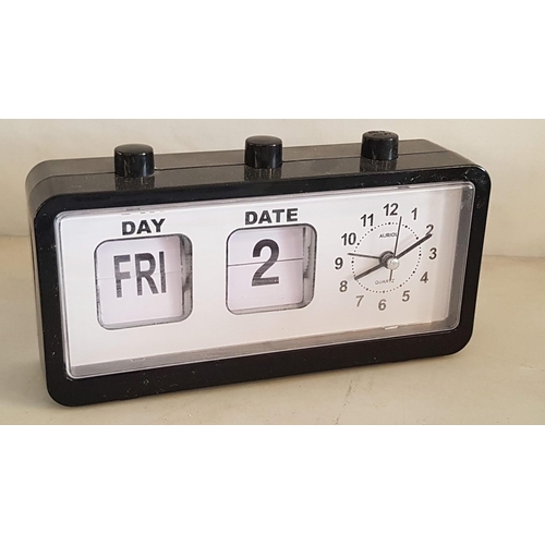 173 - Retro Clocks inc; Brass Effect / Glass and Black / White