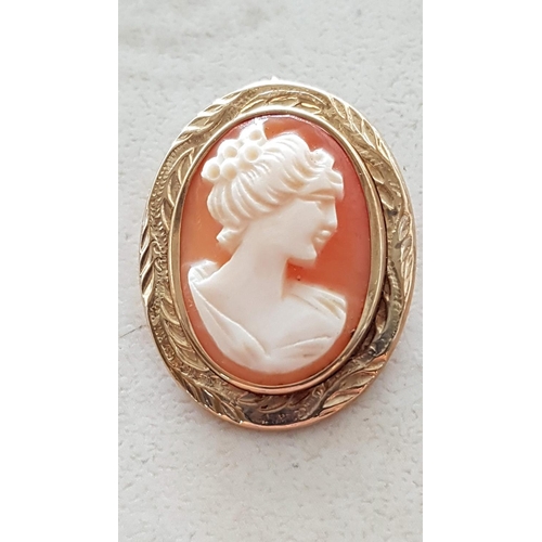 131 - 9ct (.375) Yellow Gold Vintage Cameo Pendant (Approx 3 x 2cm Oval) Total Weight 4gr