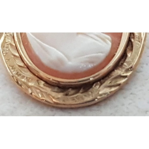 131 - 9ct (.375) Yellow Gold Vintage Cameo Pendant (Approx 3 x 2cm Oval) Total Weight 4gr