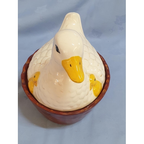 66 - Duck Retro Ceramic Egg Holder