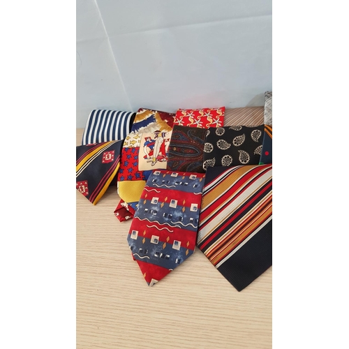 100A - Approx 25 x Ties in Different Style, Material, Brands, Pattern