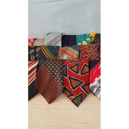 100A - Approx 25 x Ties in Different Style, Material, Brands, Pattern