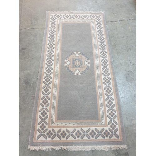 115 - Beige and Grey Wool Tone Rug / Carpet with Floral Pattern (185 x 90cm)