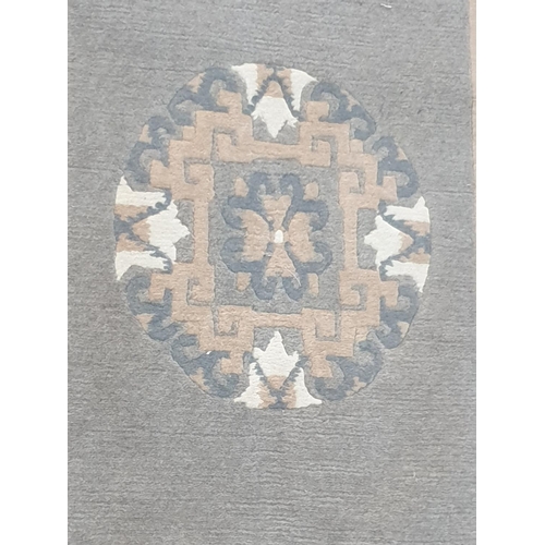 115 - Beige and Grey Wool Tone Rug / Carpet with Floral Pattern (185 x 90cm)