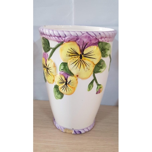 95 - 4 x Ceramic Vases in Different Styles, Sizes and  Pattern (H:19 - 21.5cm)